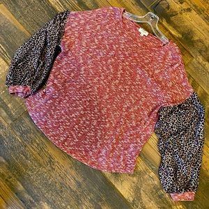 Umgee Size:S Great condition. So cute on! Smoke pet free